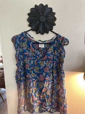 Knox Rose Blue Floral Ruffle-Trim shirt.